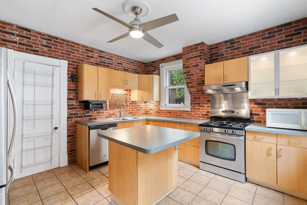 446 W Park Ave, Aurora, IL 60506 — photo 7