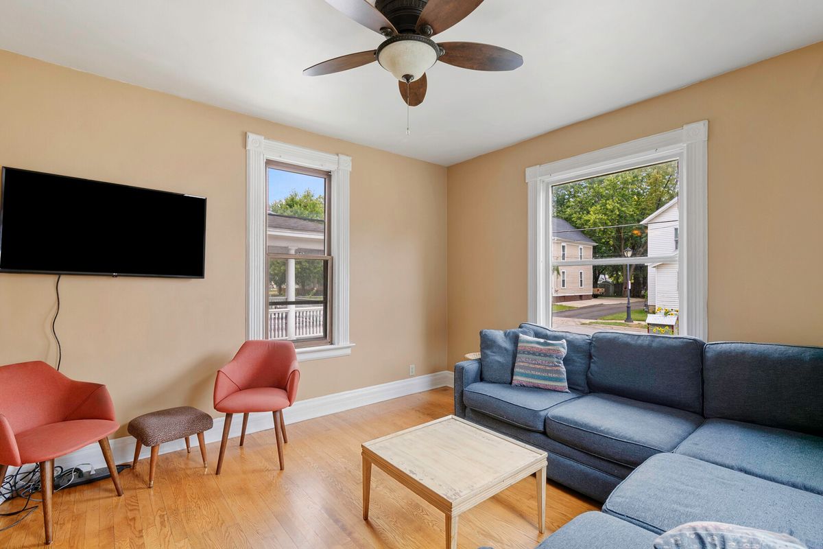 446 W Park Ave, Aurora, IL 60506 — photo 3