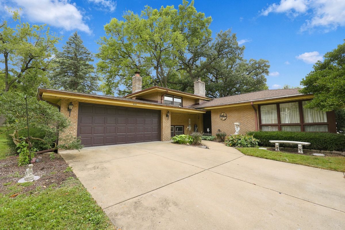 853 Edgewater Dr, Naperville, IL 60540 — photo 2
