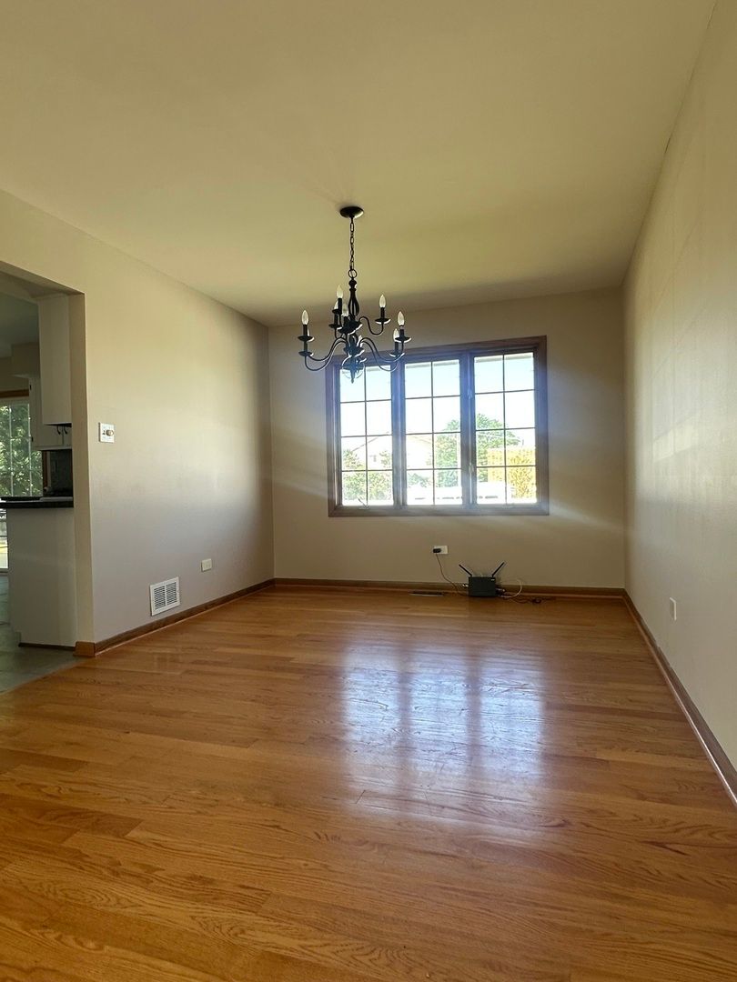 6828 Westview Dr, Oak Forest, IL 60452 — photo 3