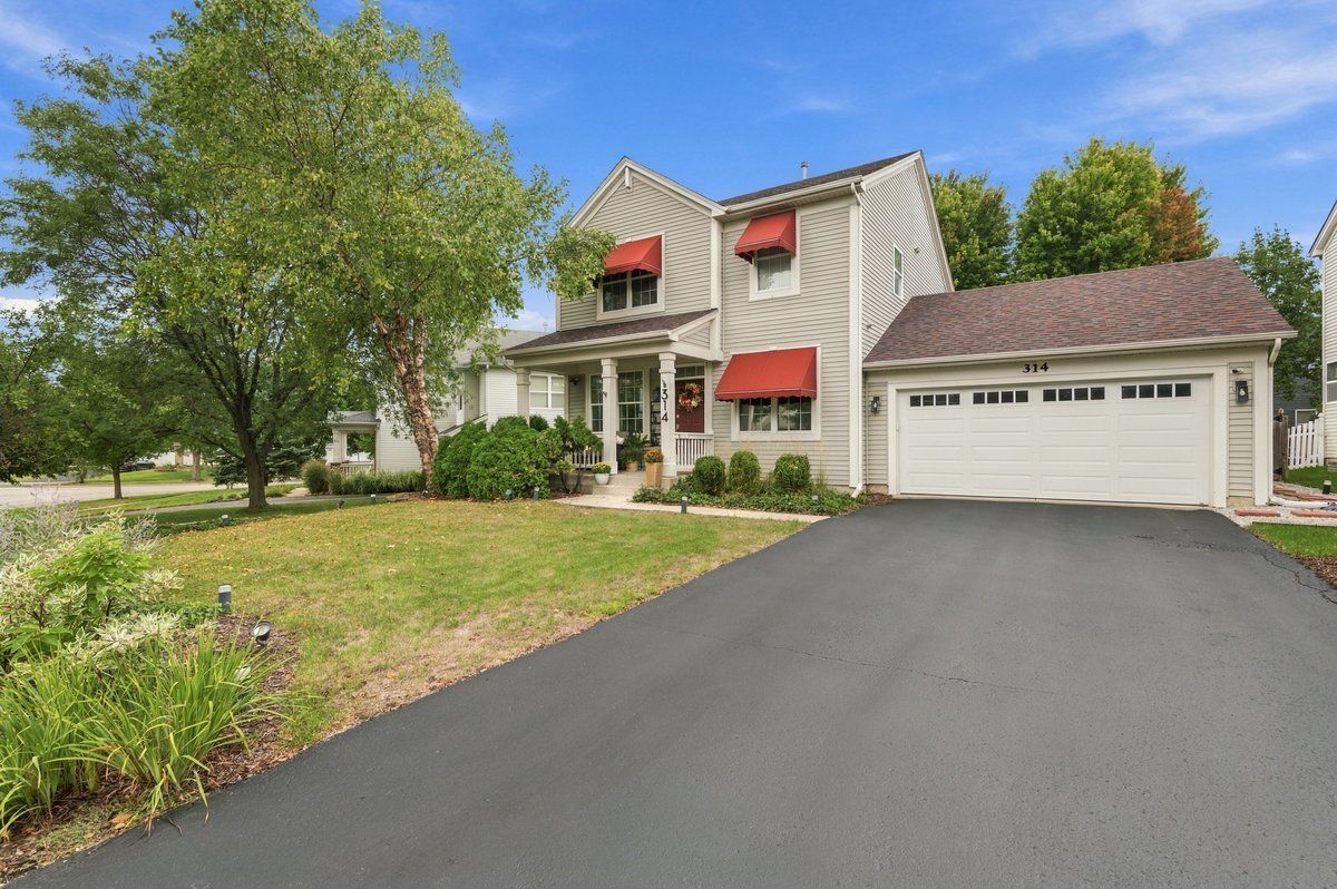 314 Red Sky Dr, St. Charles, IL 60175 — photo 2