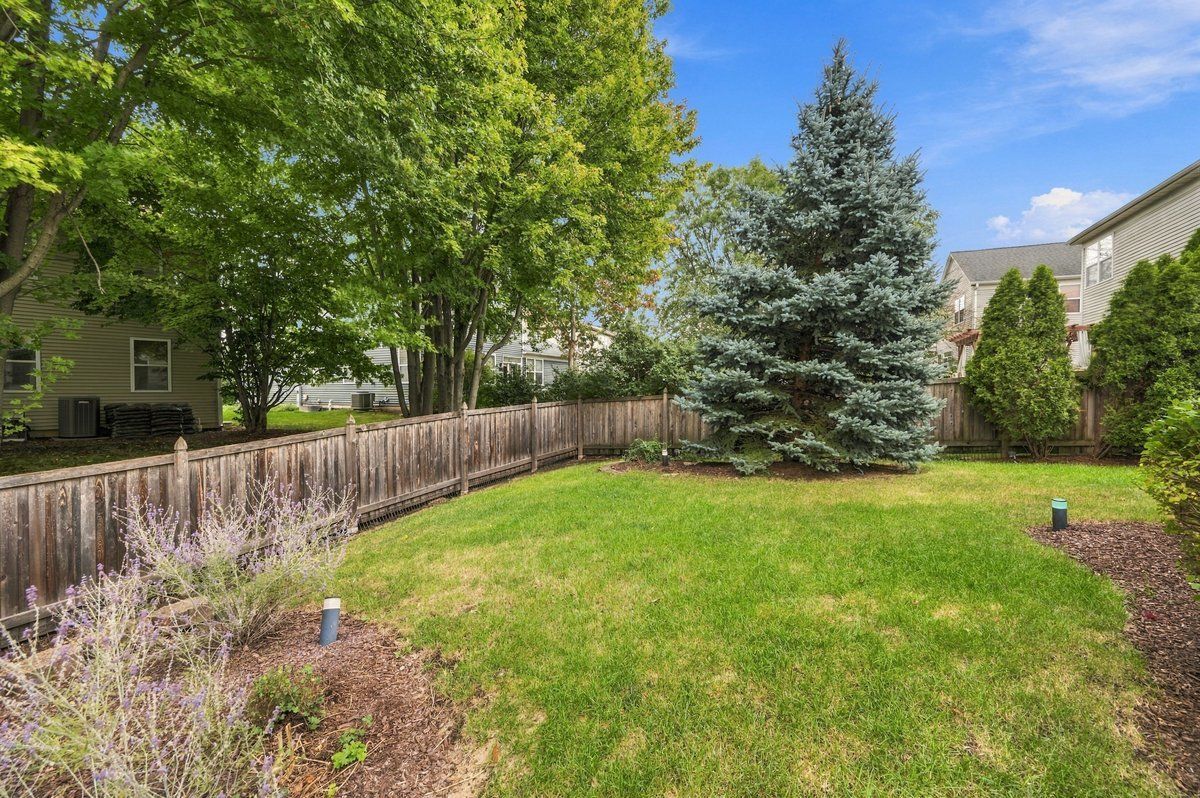 314 Red Sky Dr, St. Charles, IL 60175 — photo 5