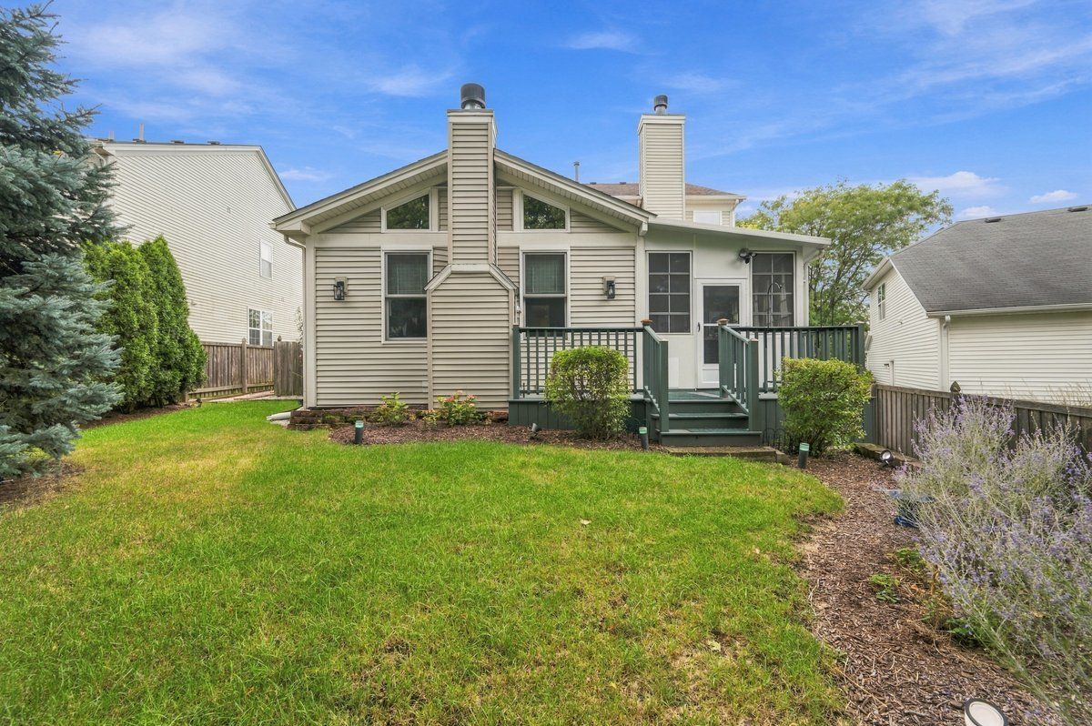314 Red Sky Dr, St. Charles, IL 60175 — photo 4