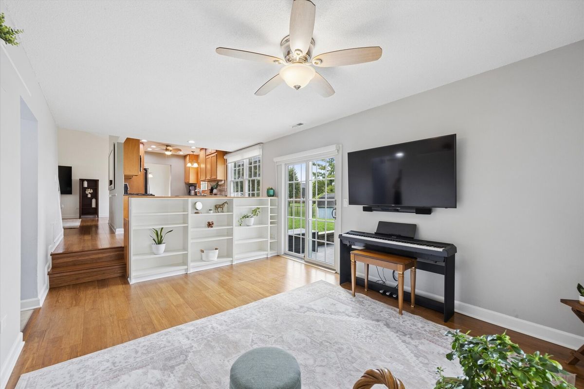 2174 Stirrup Ln, Wheaton, IL 60189 — photo 8