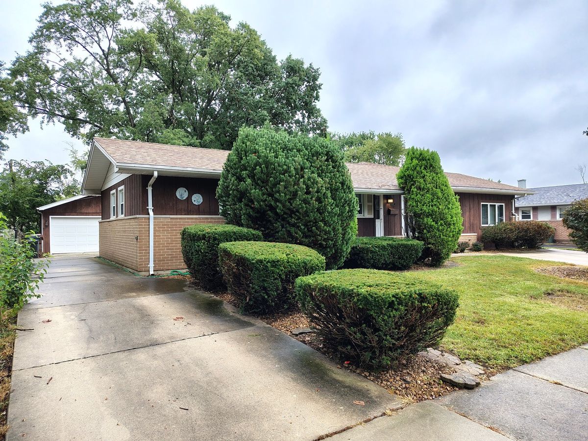 15017 Sunset Ave, Oak Forest, IL 60452