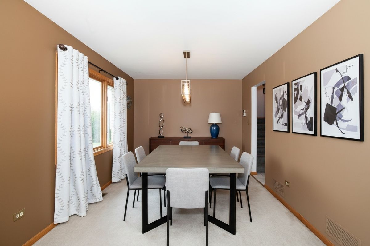 9430 S 69th Ave, Oak Lawn, IL 60453 — photo 4