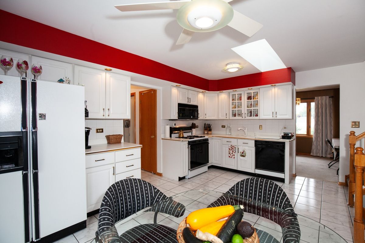 9430 S 69th Ave, Oak Lawn, IL 60453 — photo 6