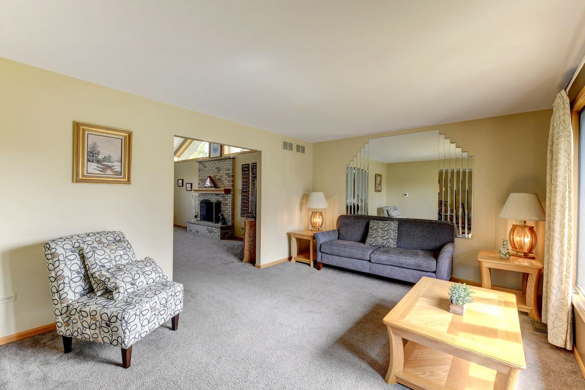 8600 Henke Dr, Tinley Park, IL 60487 — photo 5