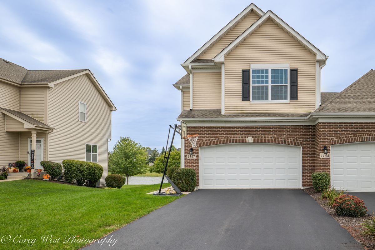 1147 Freedom Rd, Elburn, IL 60119 — photo 2