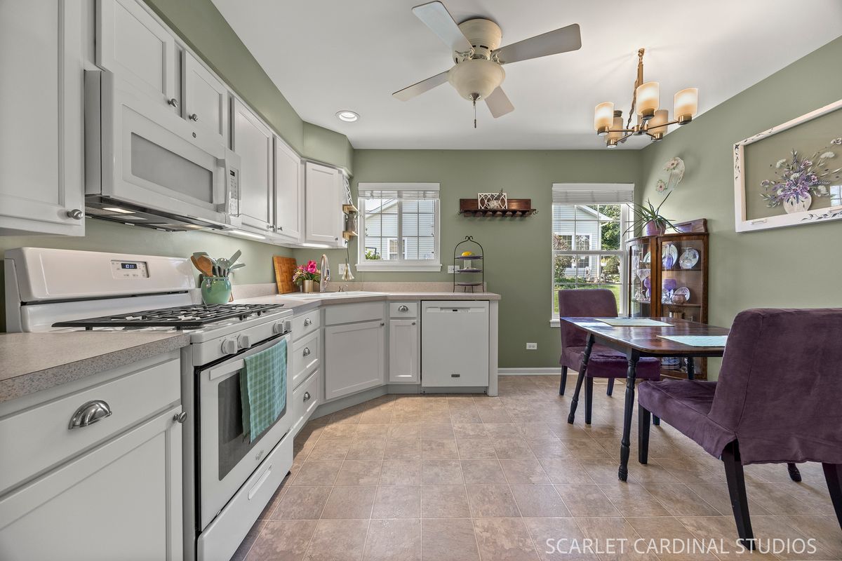 323 Capitol Dr #A, Sugar Grove, IL 60554 — photo 7