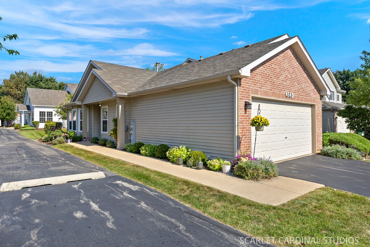 323 Capitol Dr #A, Sugar Grove, IL 60554 — photo 2