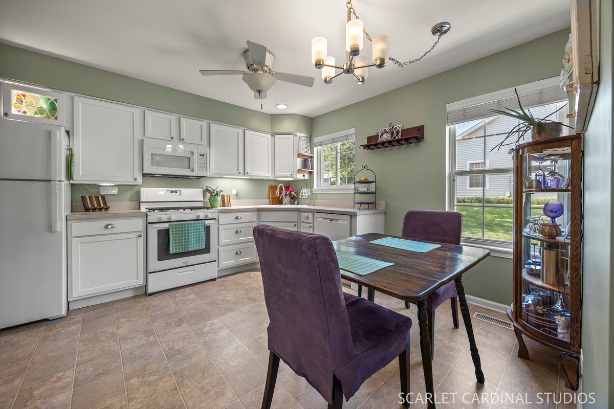 323 Capitol Dr #A, Sugar Grove, IL 60554 — photo 5