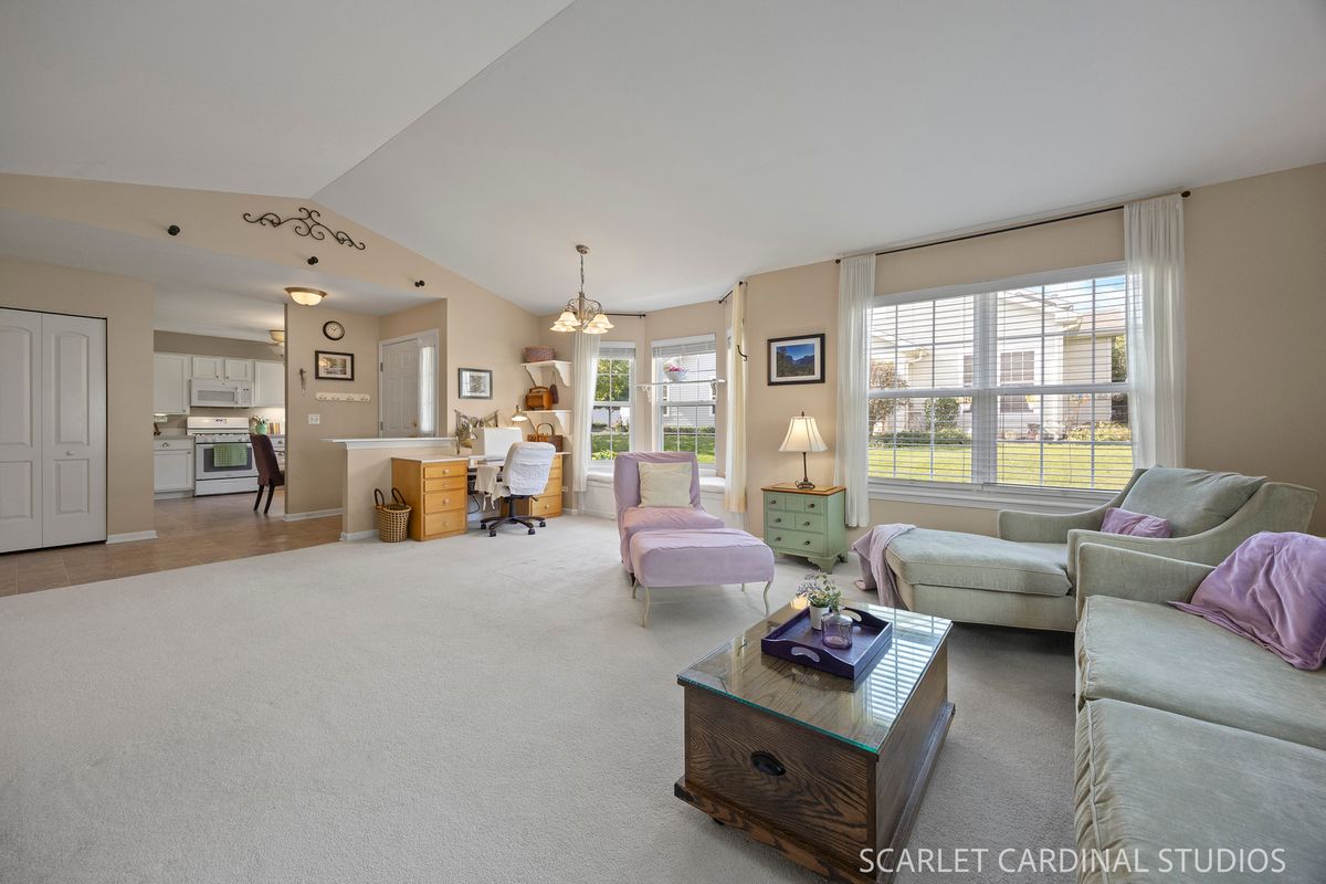 323 Capitol Dr #A, Sugar Grove, IL 60554 — photo 4