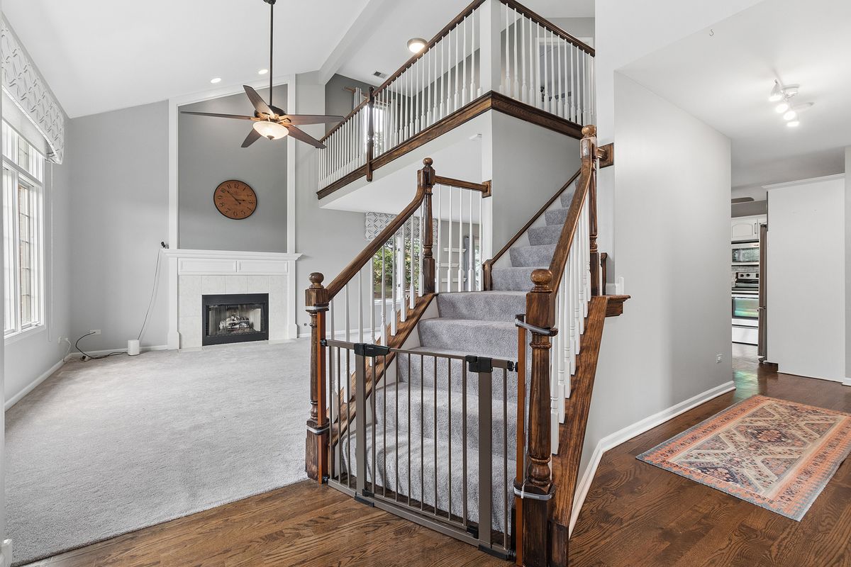 9430 Caledonia Dr, Tinley Park, IL 60487 — photo 2