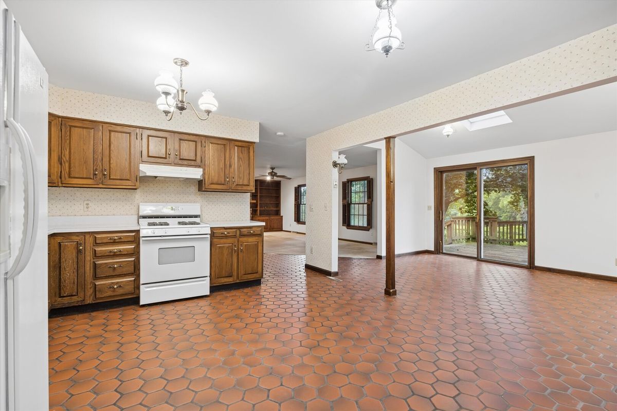 2s730 White Oak Ln, Batavia, IL 60510 — photo 8