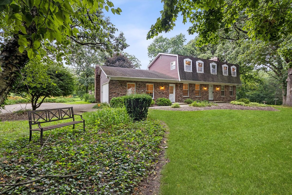 2s730 White Oak Ln, Batavia, IL 60510 — photo 2