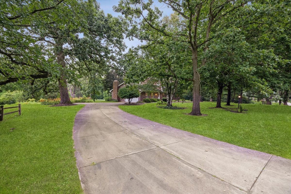 2s730 White Oak Ln, Batavia, IL 60510 — photo 3