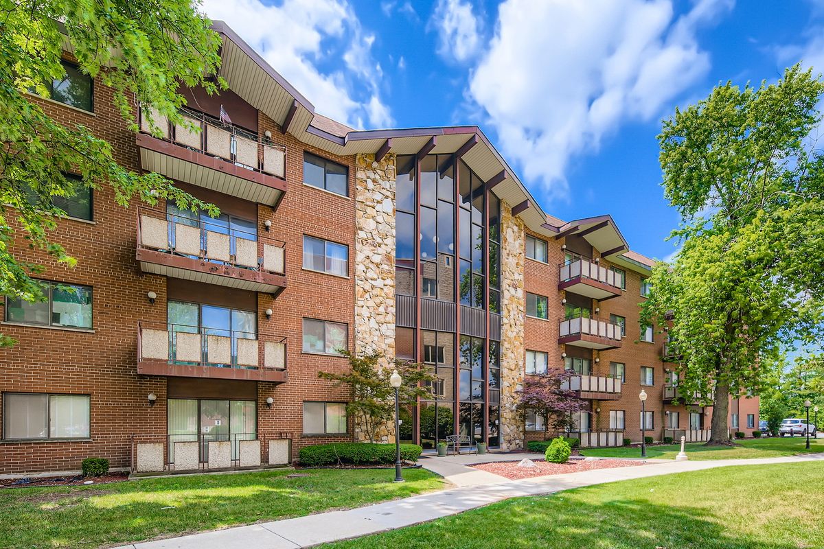 2311 183rd St #309, Homewood, IL 60430