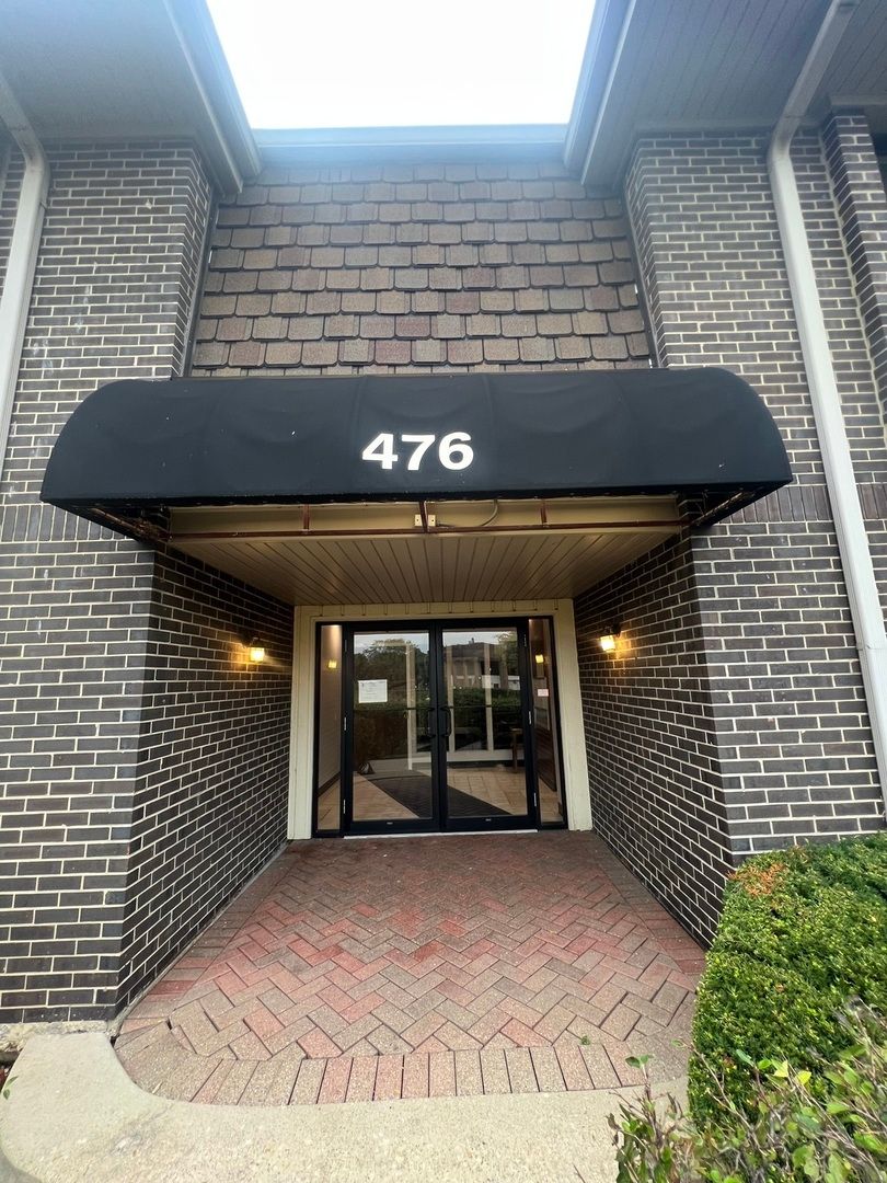 476 Raintree Ct #2C, Glen Ellyn, IL 60137 — photo 2