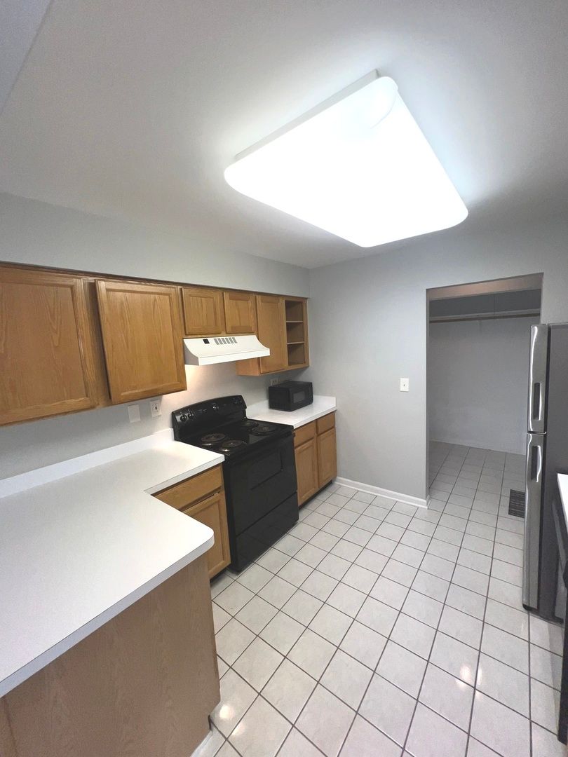 476 Raintree Ct #2C, Glen Ellyn, IL 60137 — photo 7