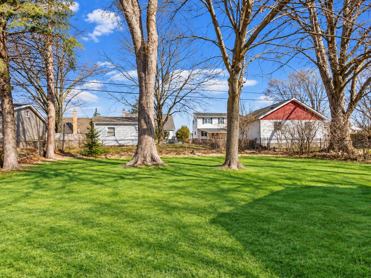 352 W Graham Ave, Lombard, IL 60148 — photo 2