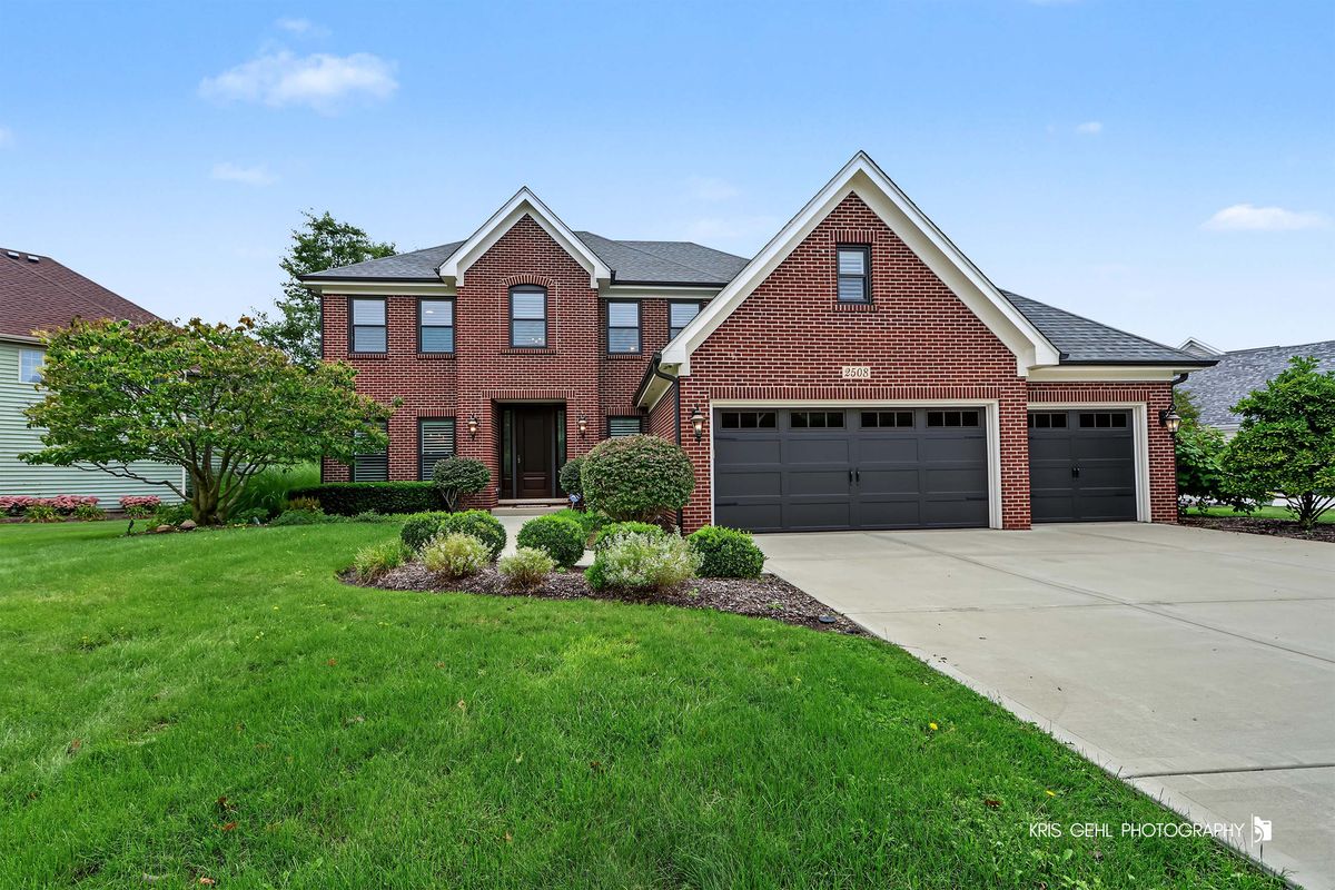2508 Stonehenge Dr, Aurora, IL 60502