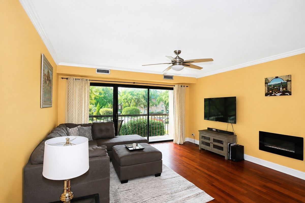 1103 N Mill St #104, Naperville, IL 60563 — photo 4