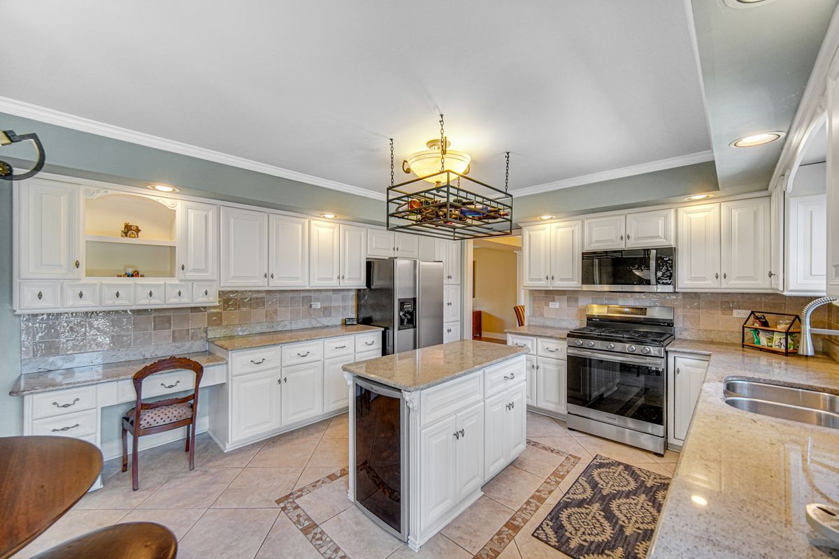 10700 Churchill Dr, Orland Park, IL 60467 — photo 7