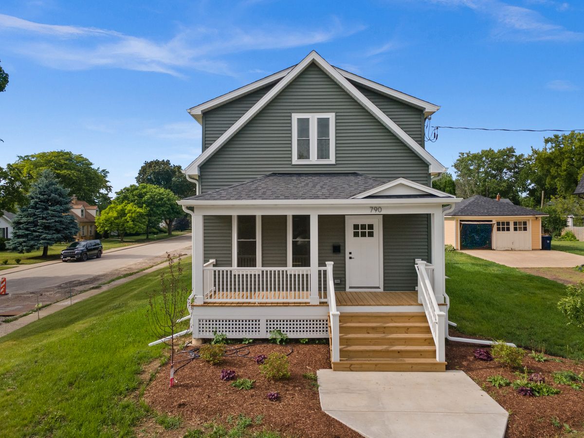 790 Wing St, Elgin, IL 60123 — photo 3