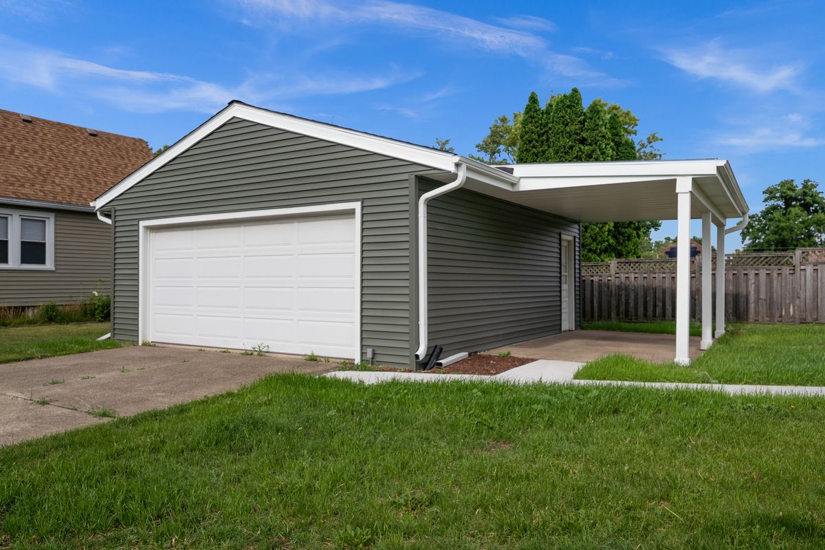 790 Wing St, Elgin, IL 60123 — photo 8