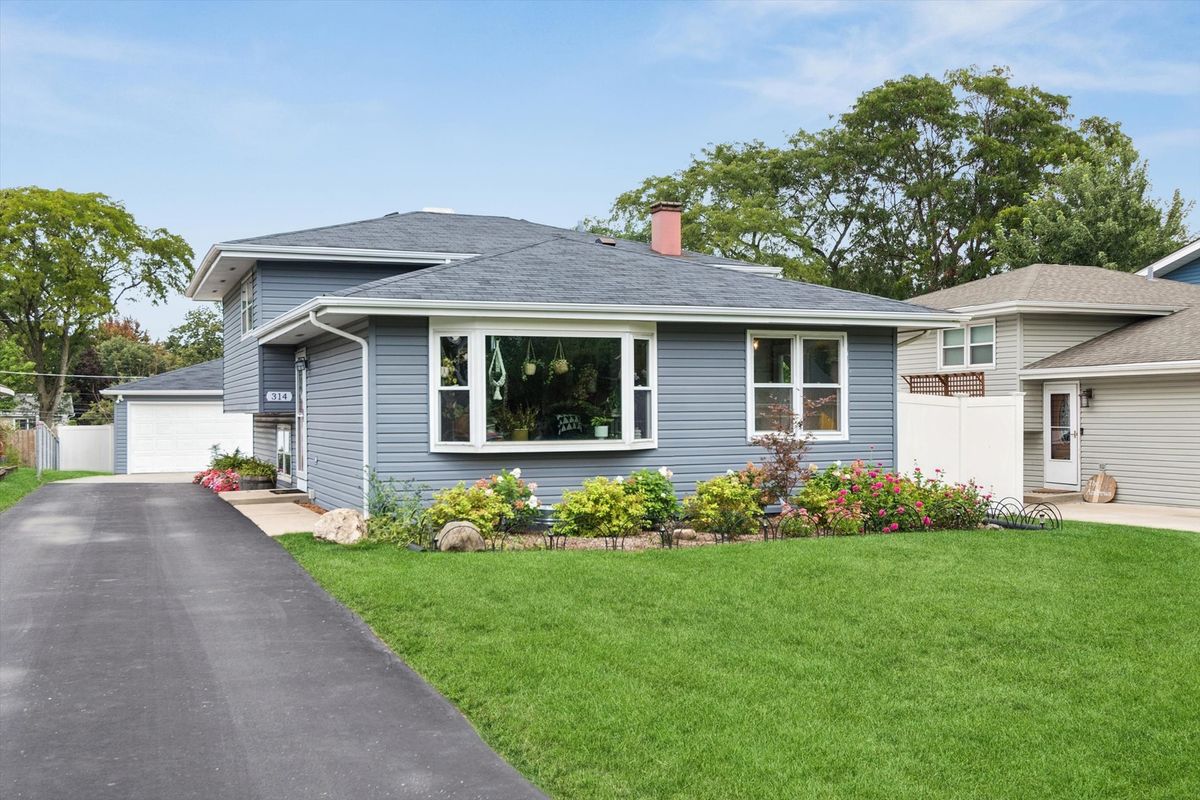 314 Highridge Rd, Lombard, IL 60148