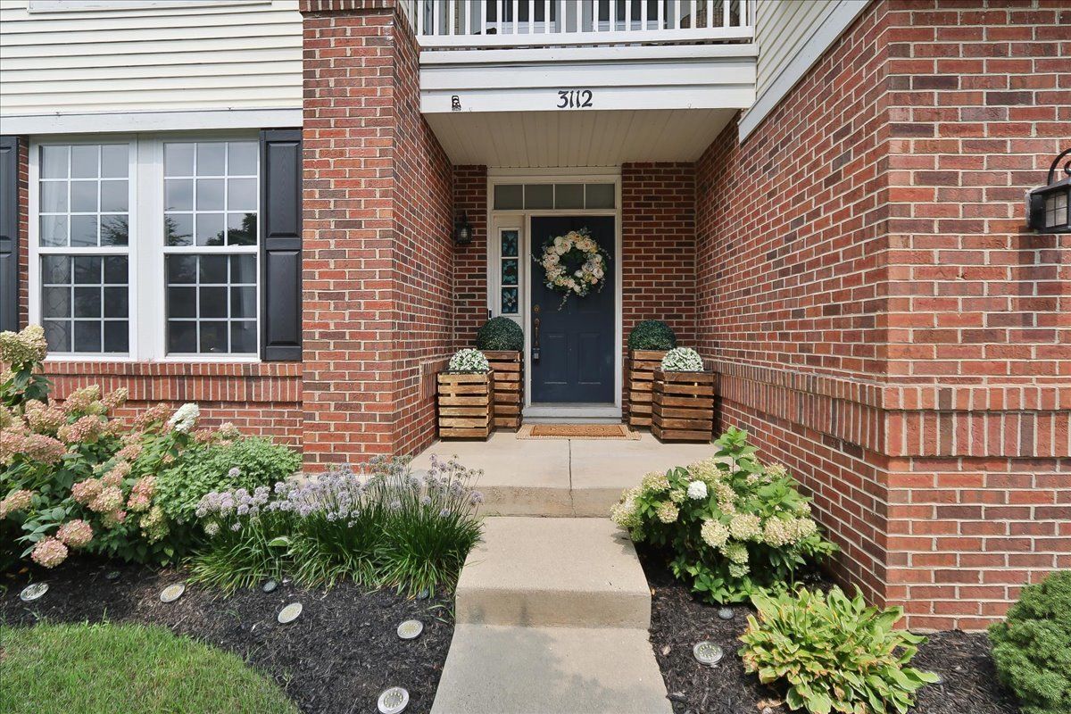 3112 Thunderbird Ct, Aurora, IL 60503 — photo 2