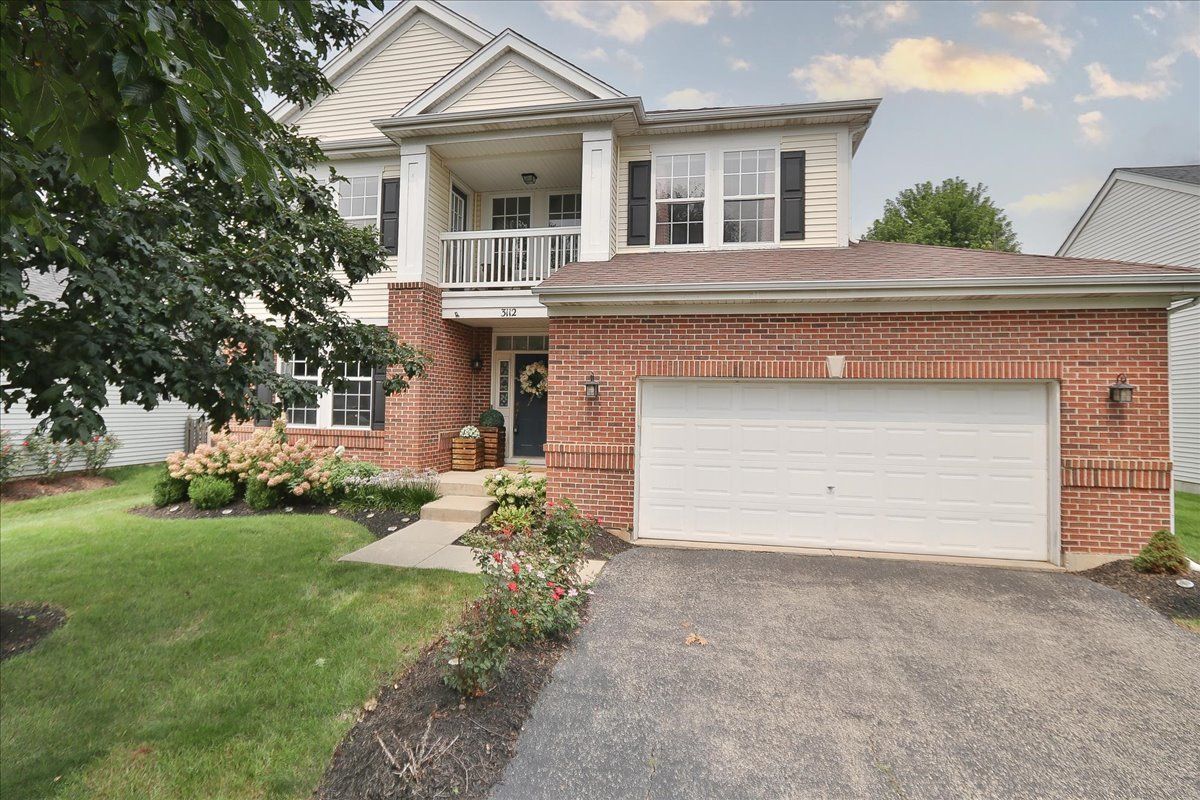 3112 Thunderbird Ct, Aurora, IL 60503