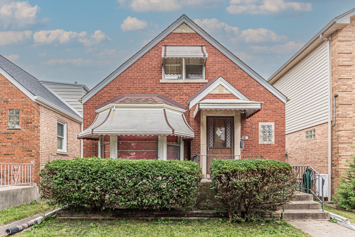 5219 N Marmora Ave, Chicago, IL 60630