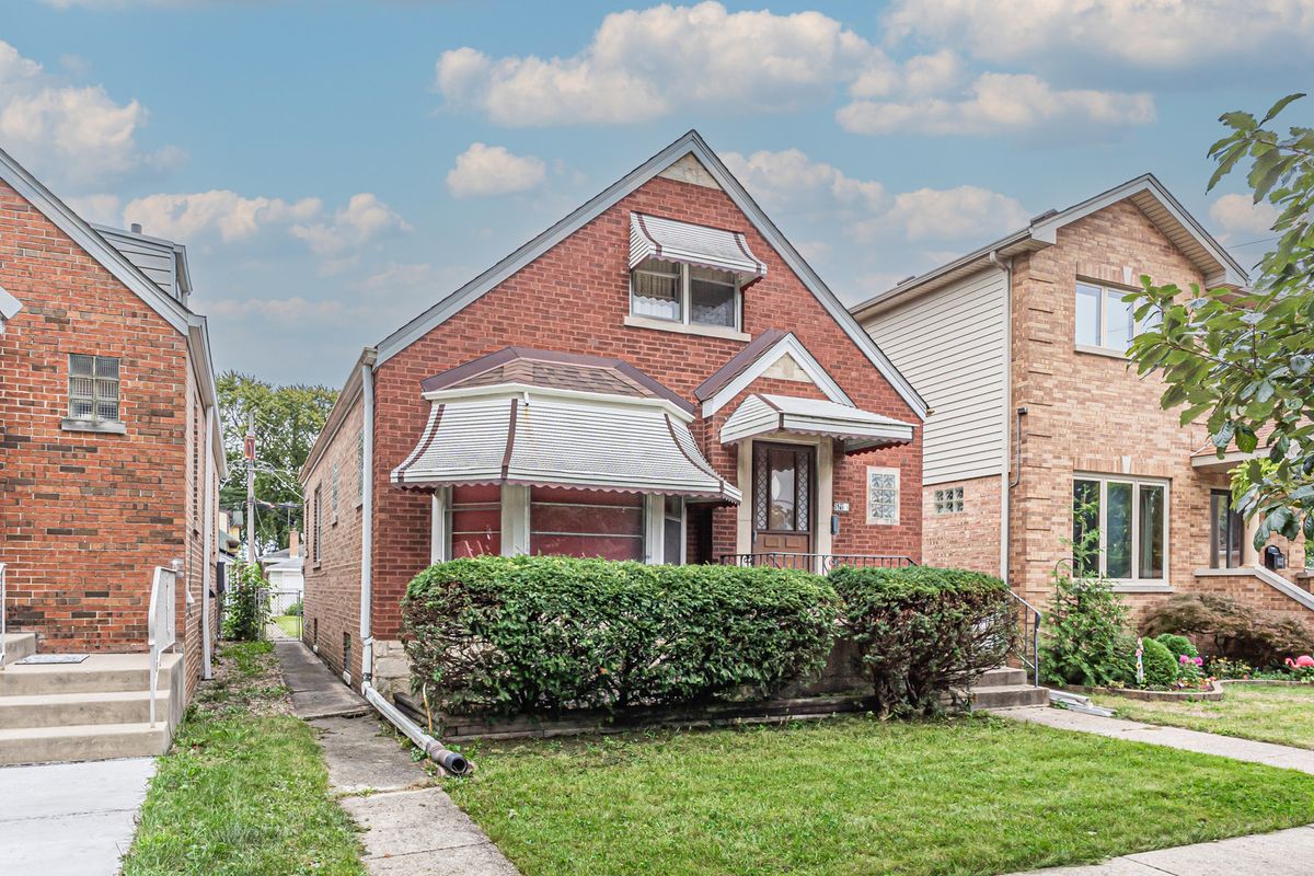5219 N Marmora Ave, Chicago, IL 60630 — photo 2