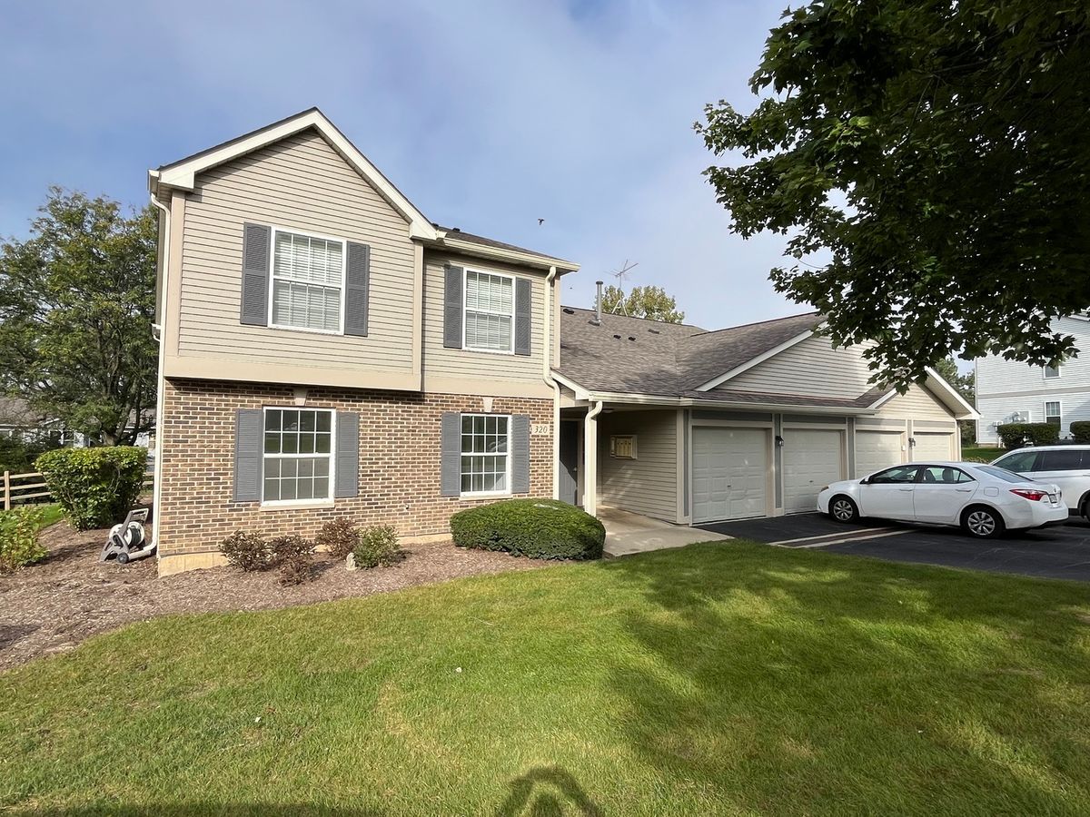 320 Buckingham Cir #B, Elgin, IL 60120