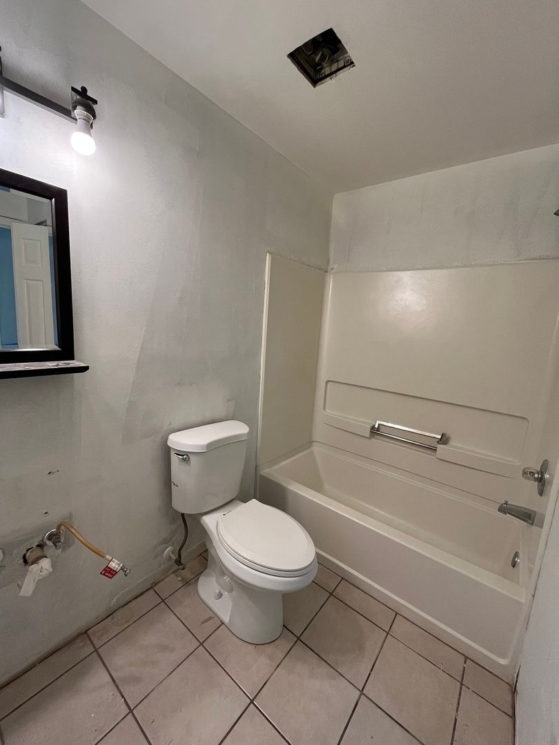 320 Buckingham Cir #B, Elgin, IL 60120 — photo 5