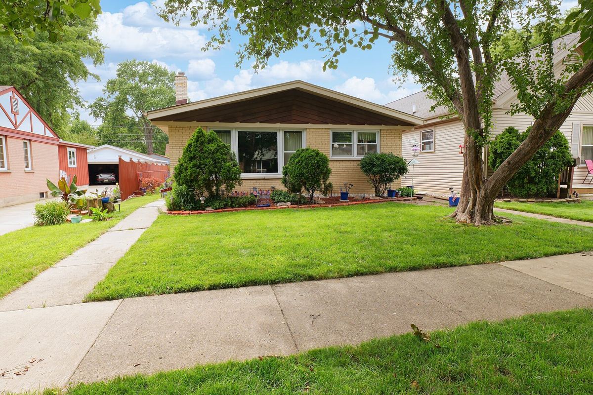 9734 Tulley Ave, Oak Lawn, IL 60453