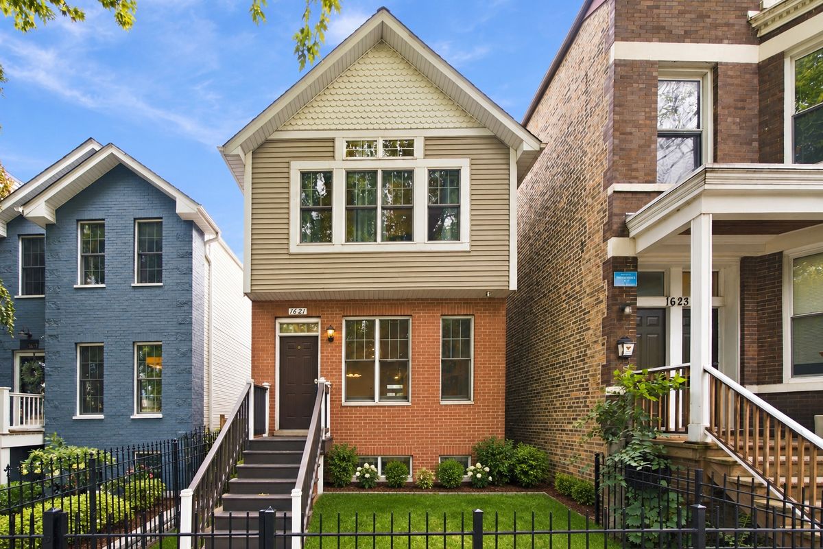 1621 W Huron St, Chicago, IL 60622