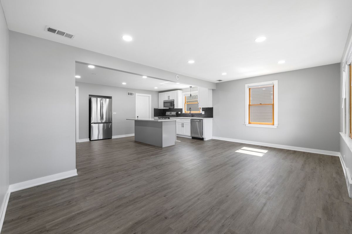 10019 S Tripp Ave, Oak Lawn, IL 60453 — photo 3