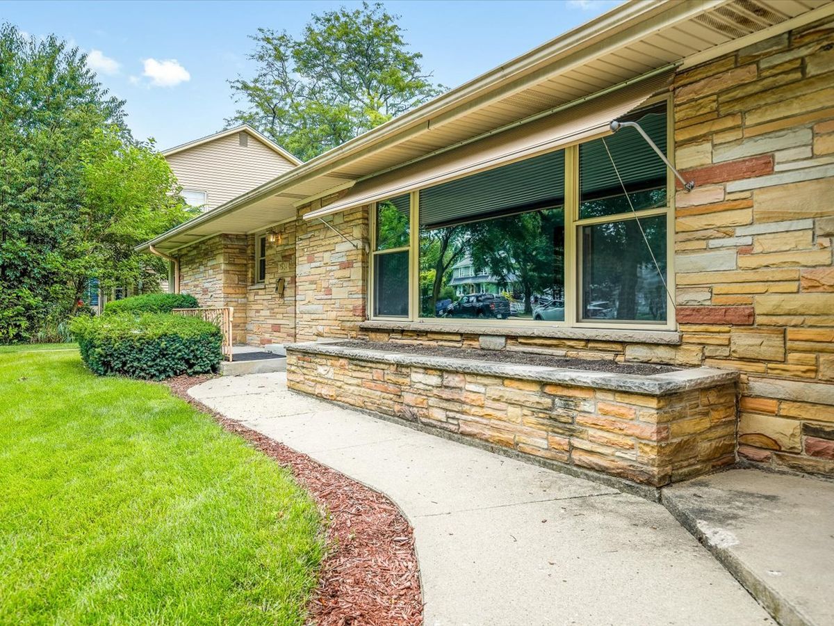 1324 S 3rd St, St. Charles, IL 60174 — photo 4