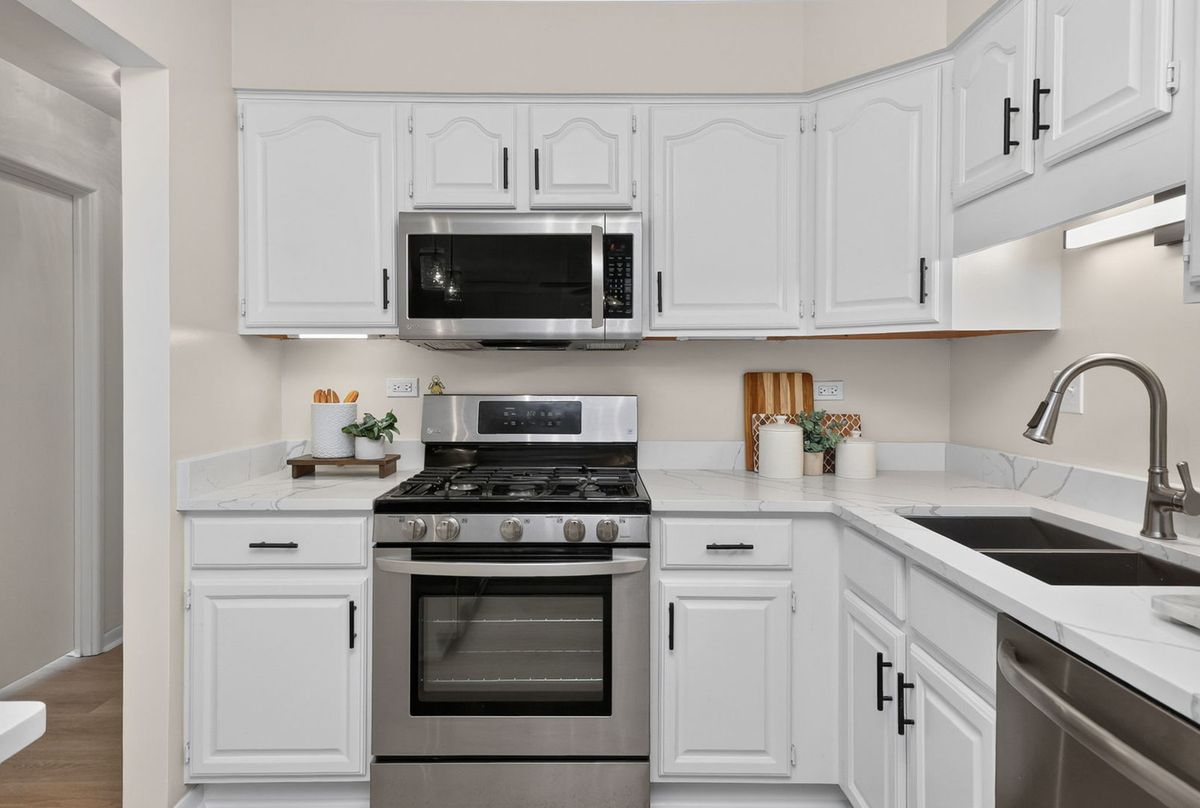 7353 Blackburn Ave #K106, Downers Grove, IL 60516 — photo 2