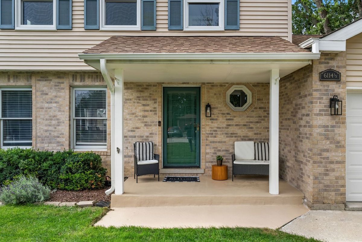 6114 1/2 Leonard Ave, Downers Grove, IL 60515 — photo 2