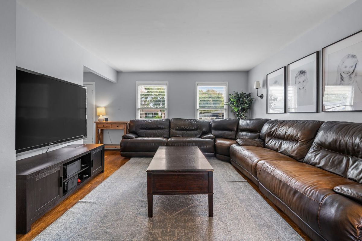 6114 1/2 Leonard Ave, Downers Grove, IL 60515 — photo 5