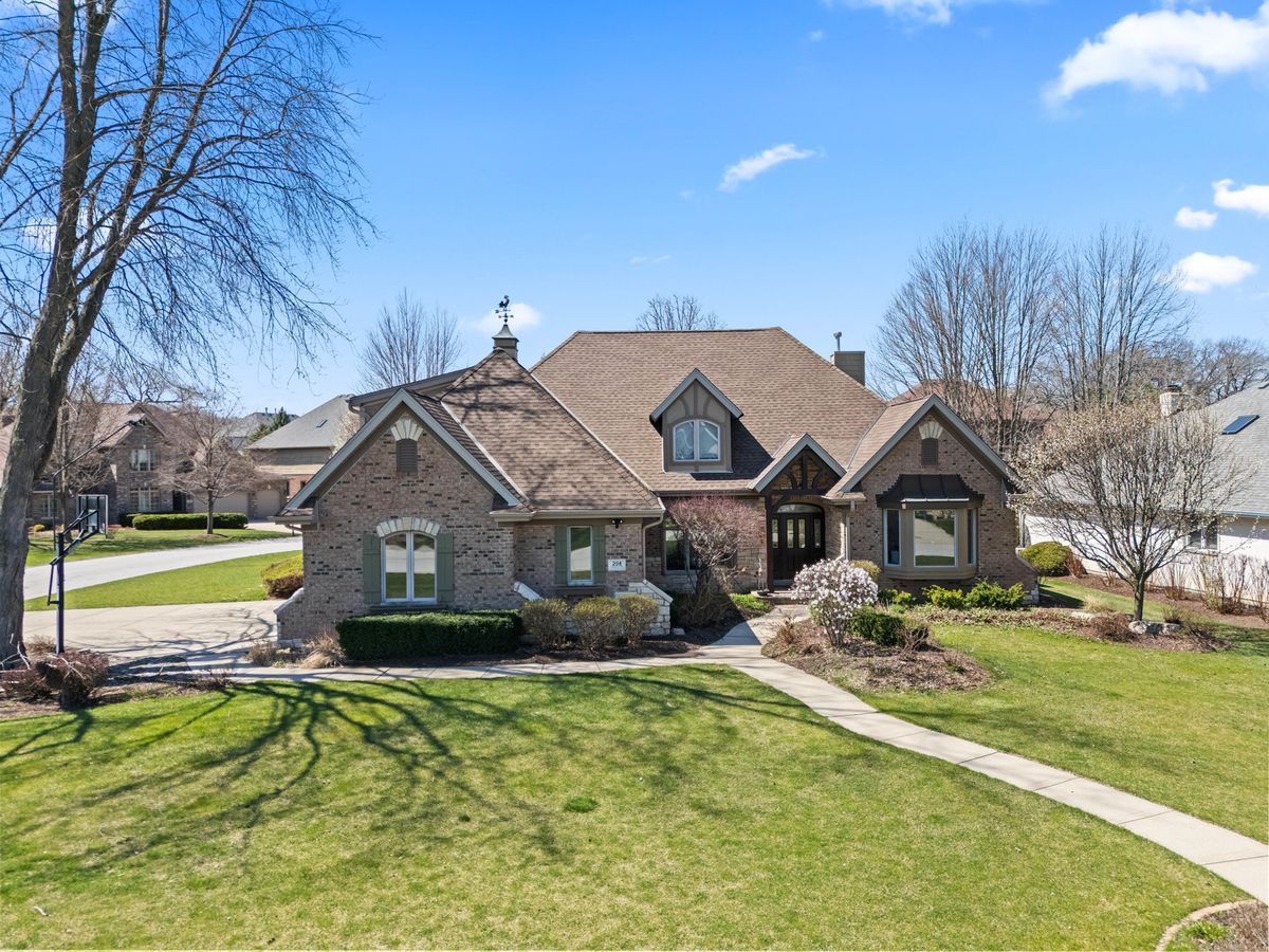208 Sawgrass Dr, Palos Heights, IL 60463