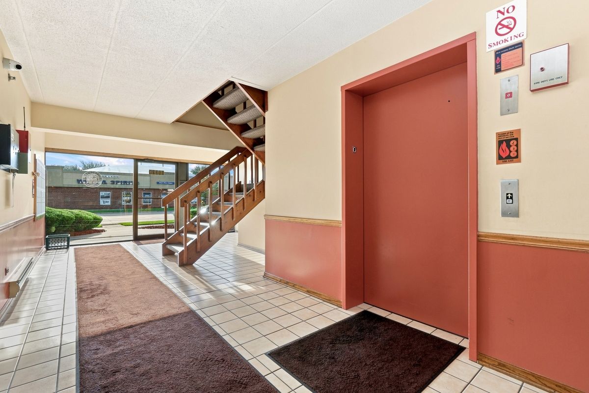 10320 Central Ave #207, Oak Lawn, IL 60453 — photo 3