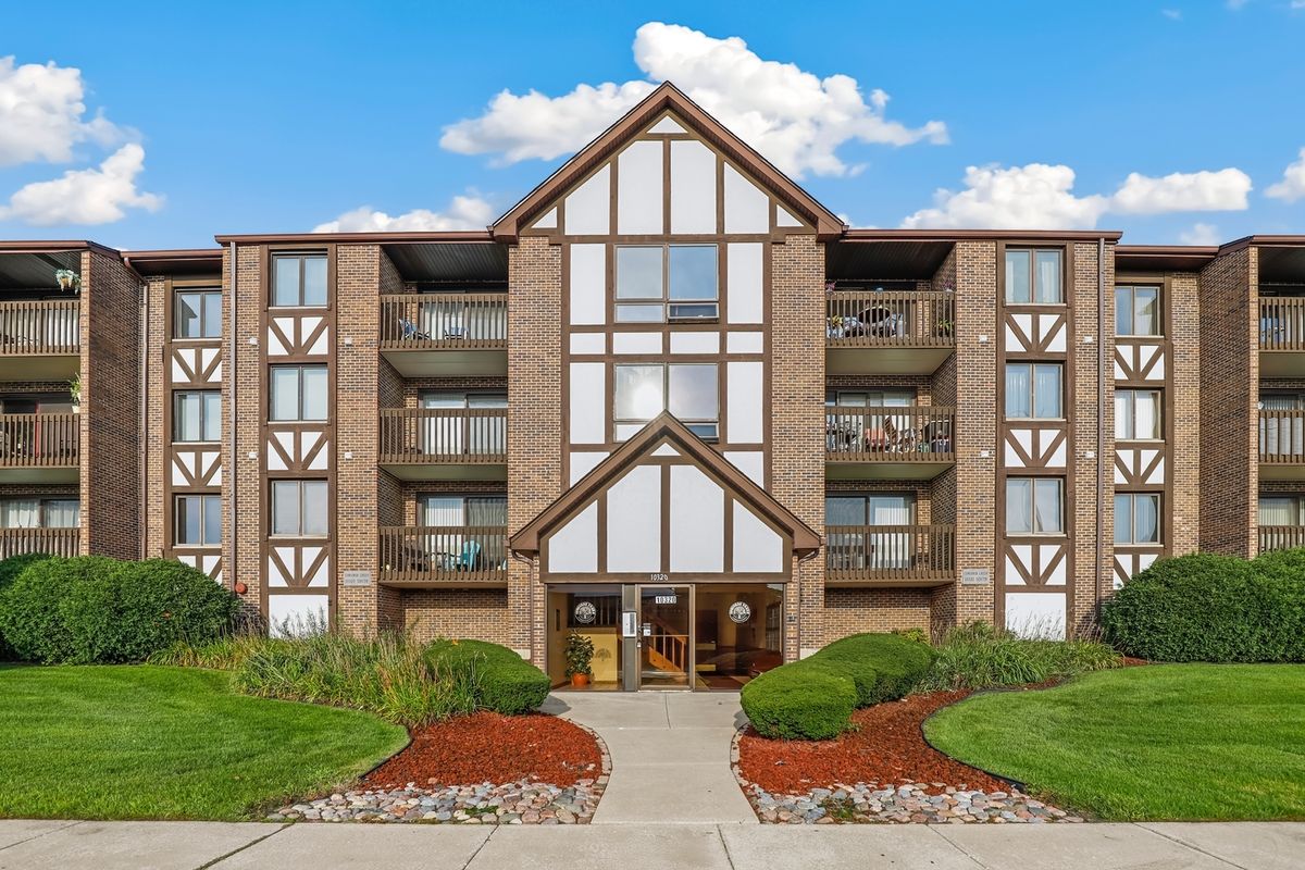 10320 Central Ave #207, Oak Lawn, IL 60453