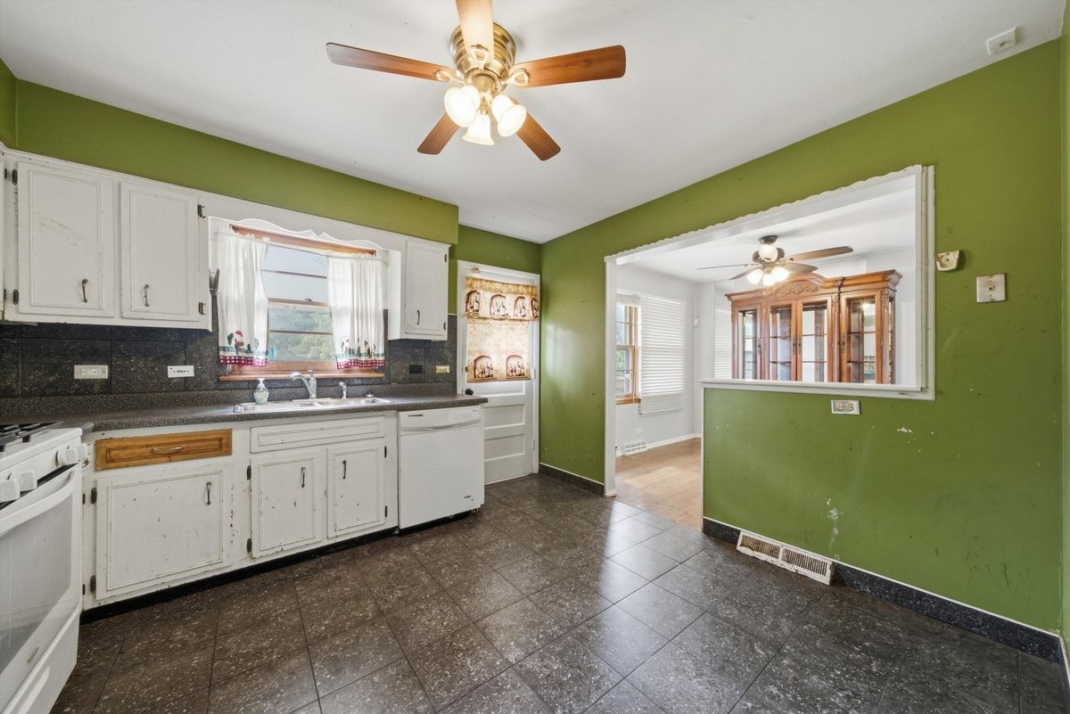 217 E Central Ave, Lombard, IL 60148 — photo 8