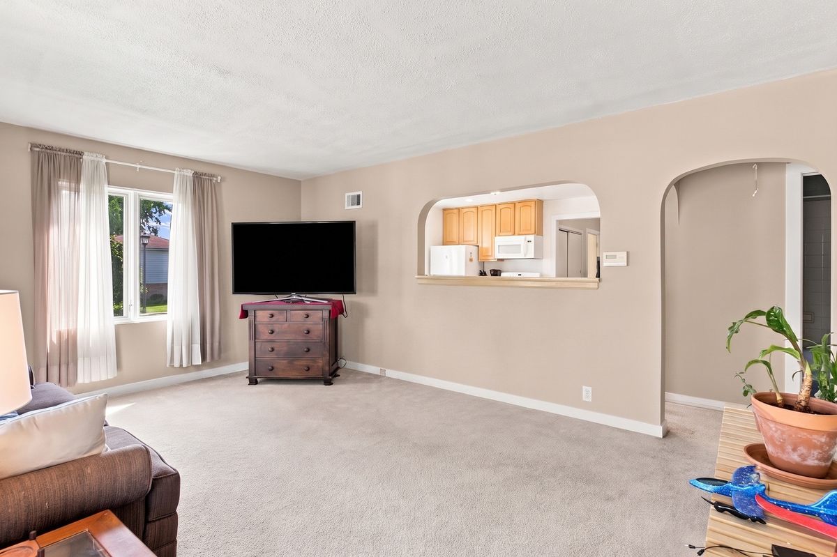 792 N Kenilworth Ave, Elmhurst, IL 60126 — photo 2
