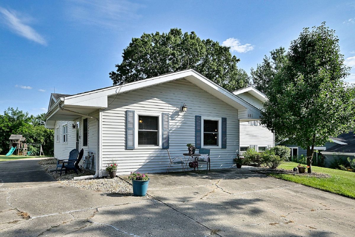 20w581 Glen Ct, Lombard, IL 60148 — photo 2